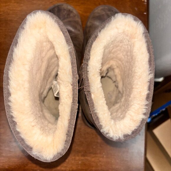 UGG BOOTS CLASSIC SHORT Brown Leather - Picture 3 of 4